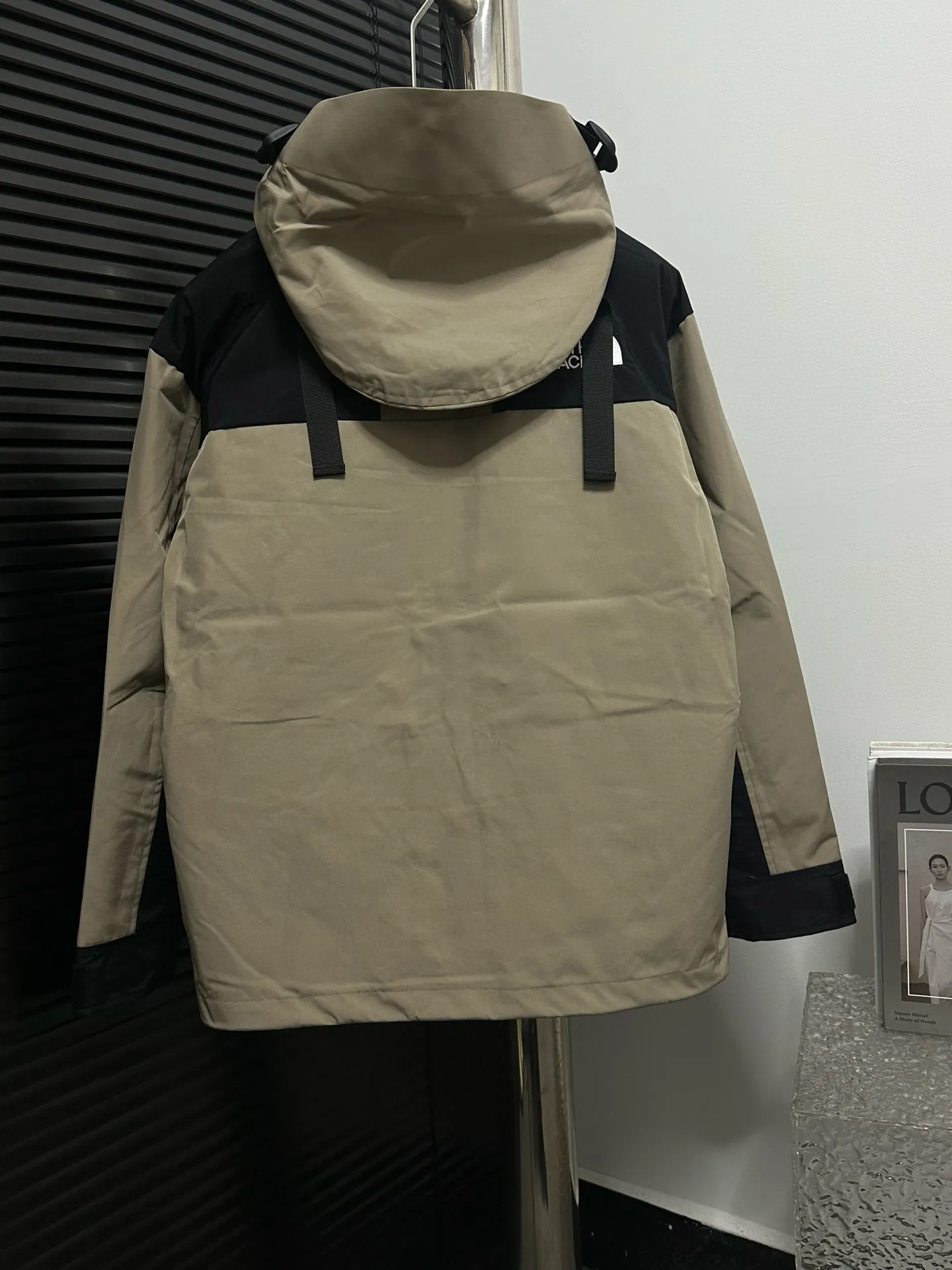！ 【The North Face】 1990Classic # ZP 。 ZP， 。 ✅ ISO 90（ISO 4） ✅ Gore-tex Breathable ， 。 ✅ ZP。 ， ， ✅ YKK ， 10 ， 。 ， ✅ 1990 MJ TNF 。 GT ， ， 。 ✅GT 。 ✅ 1996 ‼️ Size:XS-2XL